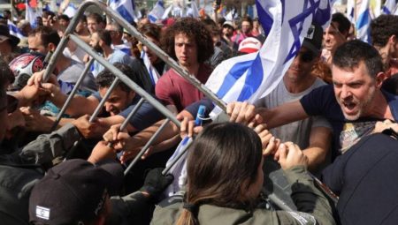 İsrail’de yargı ıslahatı protestosunda polisten göstericilere sert müdahale