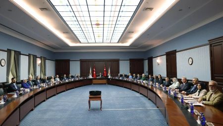 AK Parti MYK toplanıyor: Masada hangi bahisler var