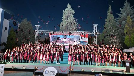 Vali Özkan’dan yeni doktorlara dikkat çeken bildiriler